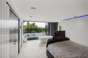 Photo 12- click for photo gallery